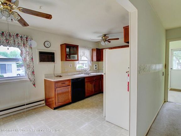 3rd image of 6B Betsy Ross Ln