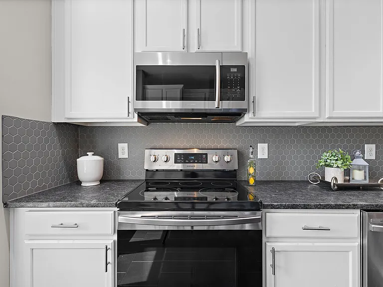 120 Point Comfort Ln — Photo 5