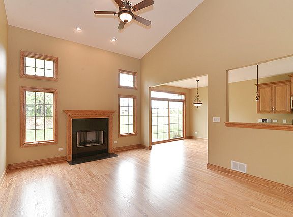 4th image of 20373 Mackinac Pointe Dr