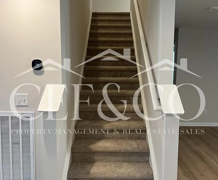 921 Delia Ave — Photo 16