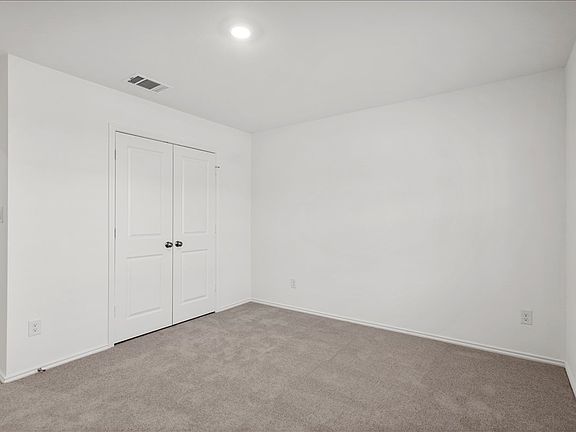 5th image of 212 Seven Seas Dr