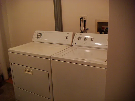 Rented by Avanguard Realty Corp | media 14