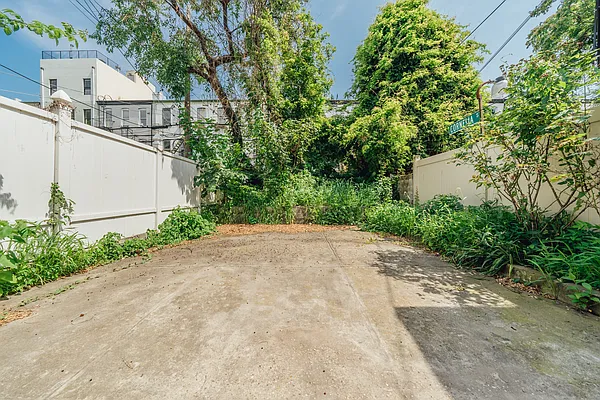 Rented by Voro, LLC | media 20