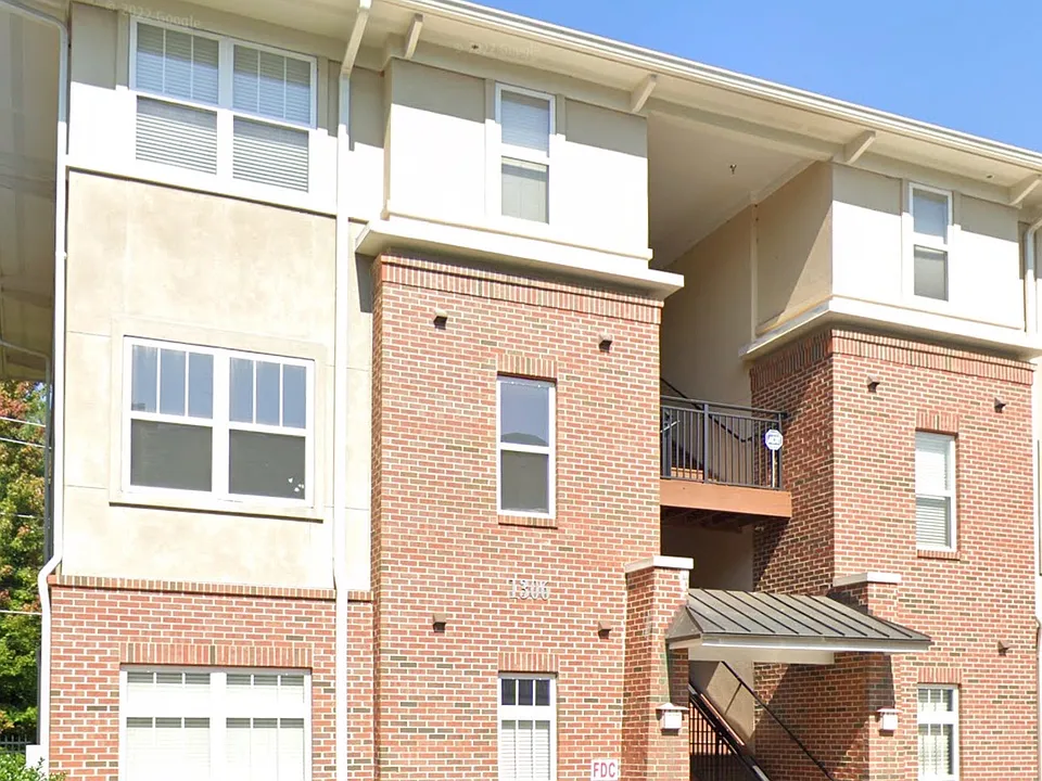 1306 Kenilworth Ave #322
