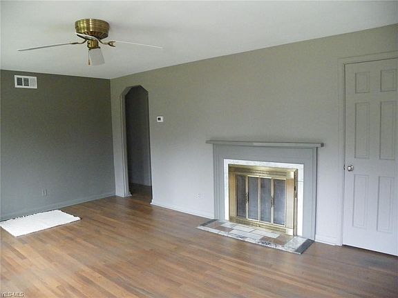 2nd image of 7349 Cricket Ln