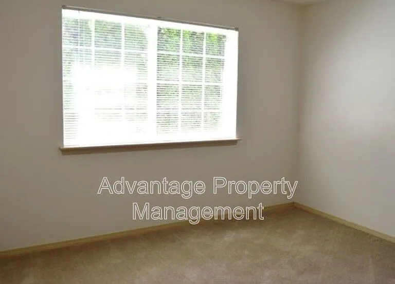 739 Jackson St W #4 — Photo 12