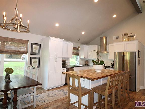 4th image of 15921 Chanove Ave