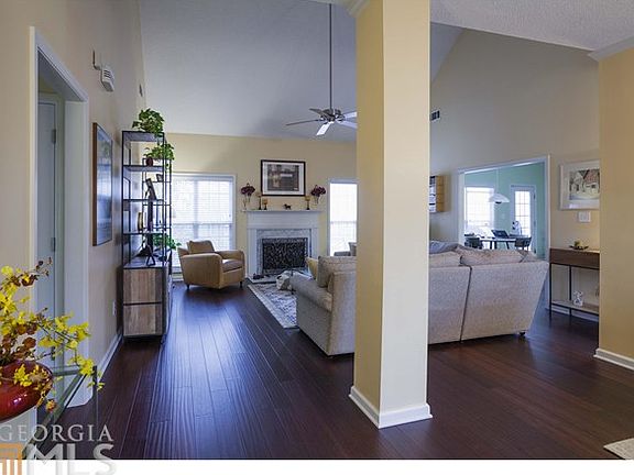3rd image of 40 Leesburg Plantation Dr
