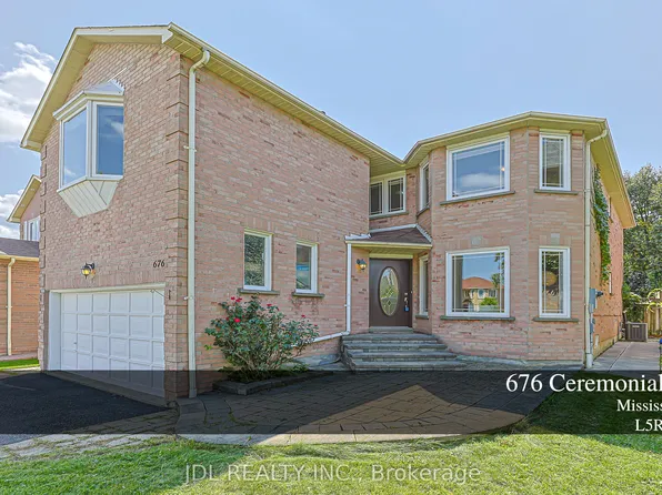 676 Ceremonial Dr, Mississauga, ON L5R 3H9