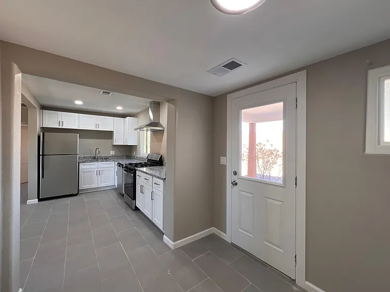 5417 Rosemont Ave NE #A — Photo 7