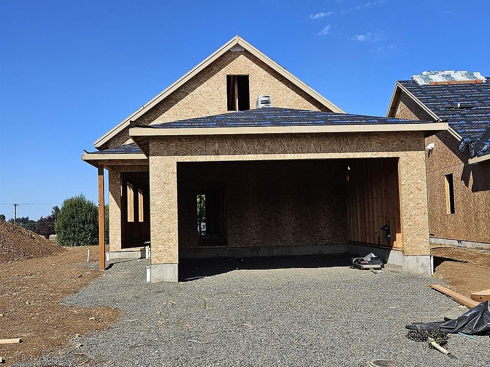 1st image of 880 Chestnut Way