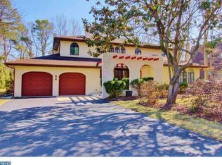 4 Ashbrooke Dr, Voorhees, NJ 08043