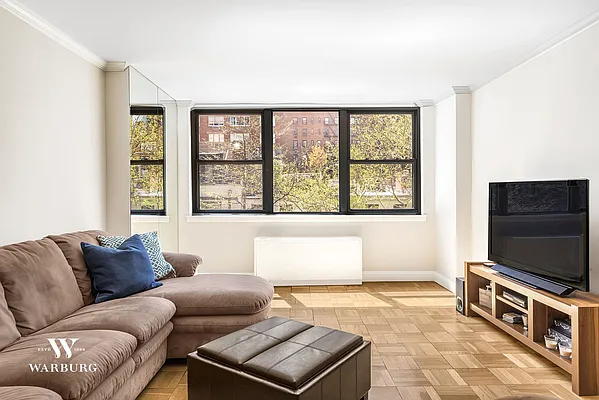 Sold by Warburg | media 12