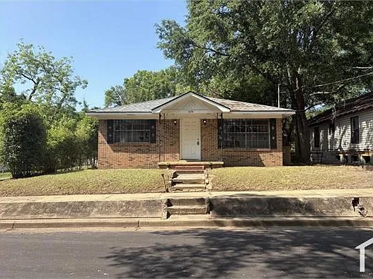 4 bed, 1596 sqft, $1,750 — Photo 1
