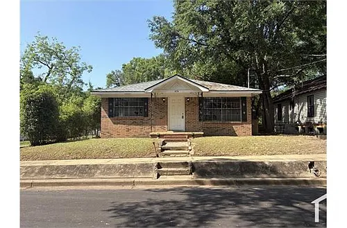 1454 Delusser St Photo 1