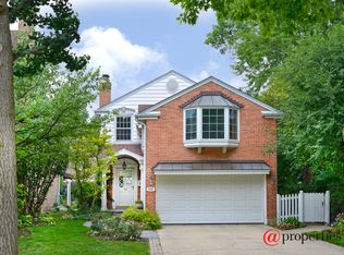 932 Indian Rd, Glenview, IL 60025