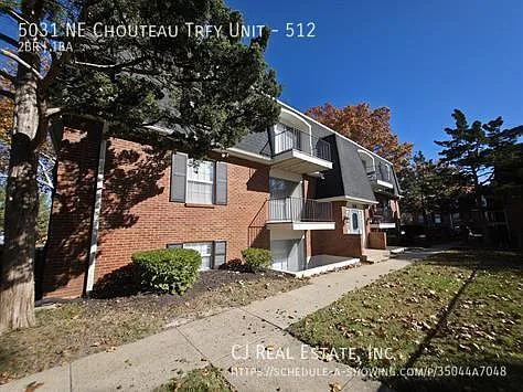 5031 NE Chouteau Trfy #512 — Photo 2