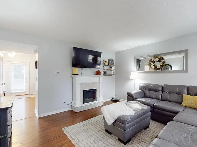 7509 Kingsgate Way — Photo 37