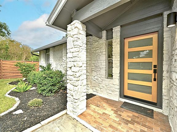 3rd image of 12217 Arrowwood Dr