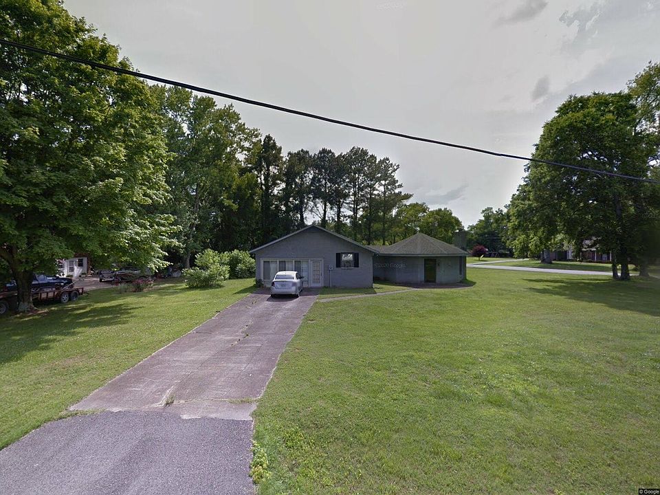 1st image of 100 Lakewood Cir