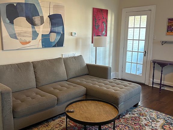 4th image of 2403 Williamsburg Rd