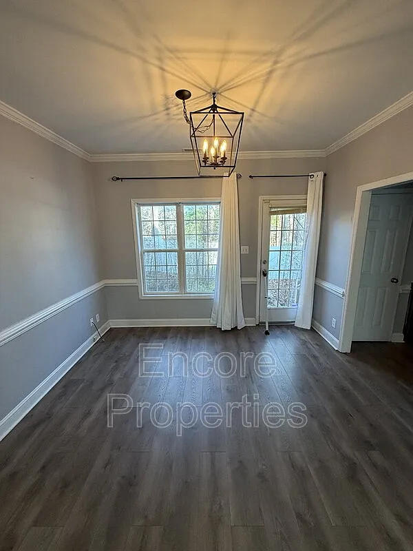 3 bed, 2.5 bath, 1410 sqft, $1,700 — Photo 4