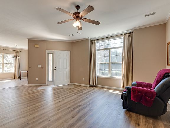 5th image of 412 Cashmere Dr