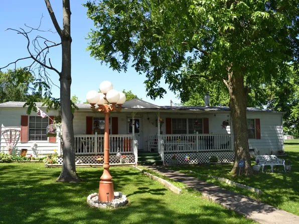 135 E Main St, Richview, IL 62877