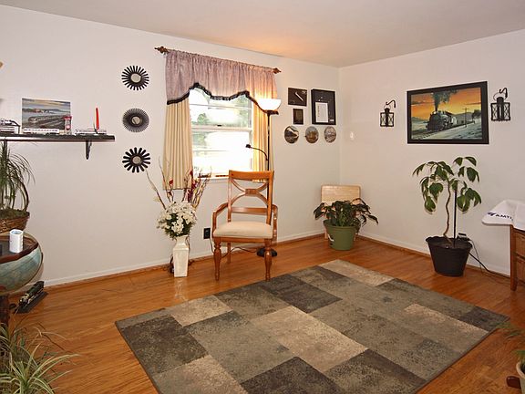 4th image of 7477 Sandalwood Dr