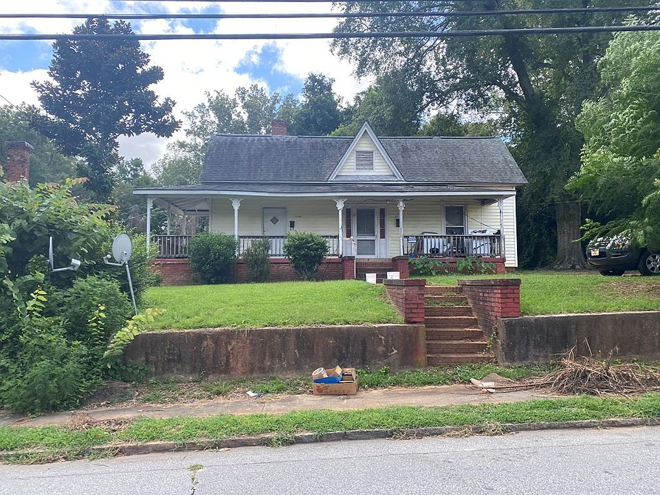 2nd image of 220 Reynolds Ave