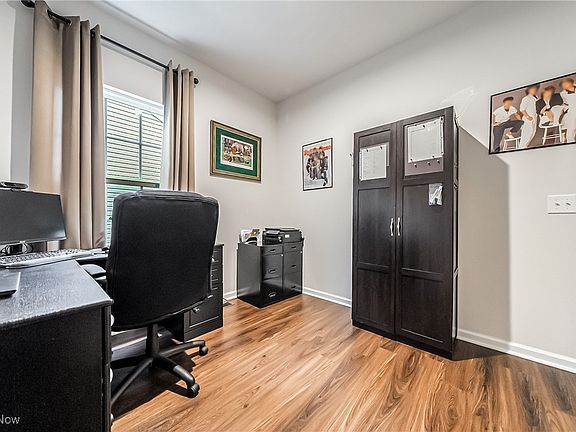 5th image of 7584 Greenlawn Dr