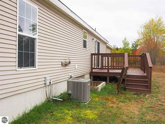 3rd image of 1401 Black Bark Ln