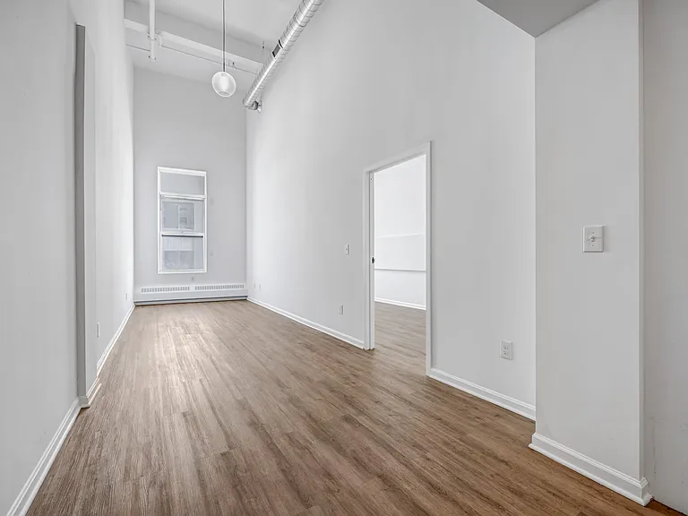 Welcome to Luckey Platt, where modern design meets spacious living. Enjoy large, light-filled interiors with stylish finishes and a welcoming atmosphere. Explore your new home today and see why this is the perfect place for you!