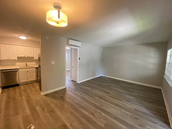 2nd image of 3216 W Deleon St #25