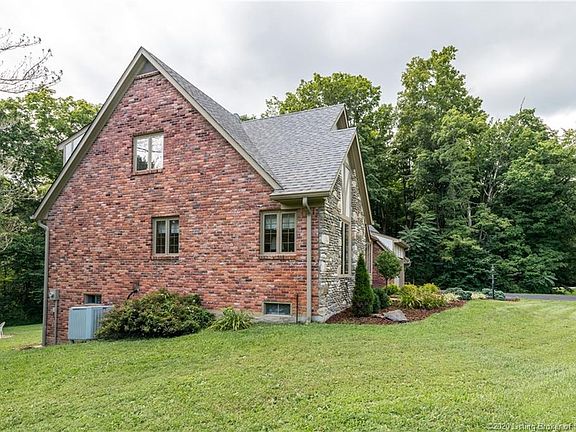 4th image of 6915 Abbey Woods Dr NE