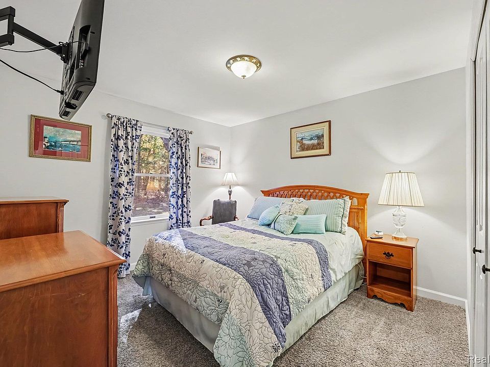 371 Rissman Ln, photo 13