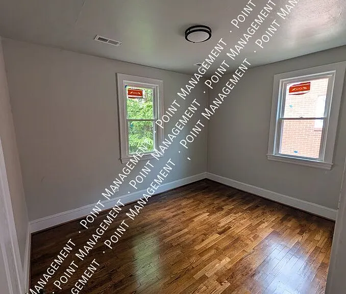 1522 Grayson Ave NW — Photo 3