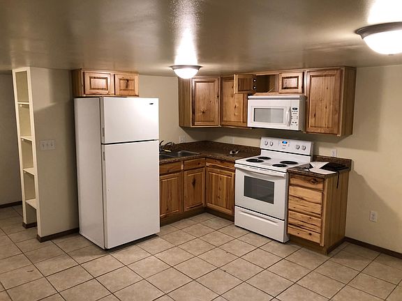 3rd image of 615 Lincoln St APT B
