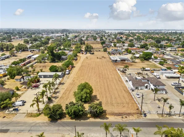 18438 Hawthorne Ave, Bloomington, CA 92316