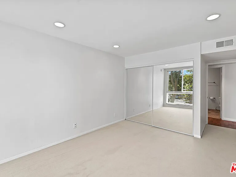 1340 S Beverly Glen Blvd #107 — Photo 16