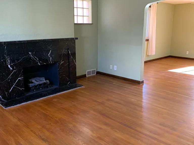 5932 Elgin St — Photo 2