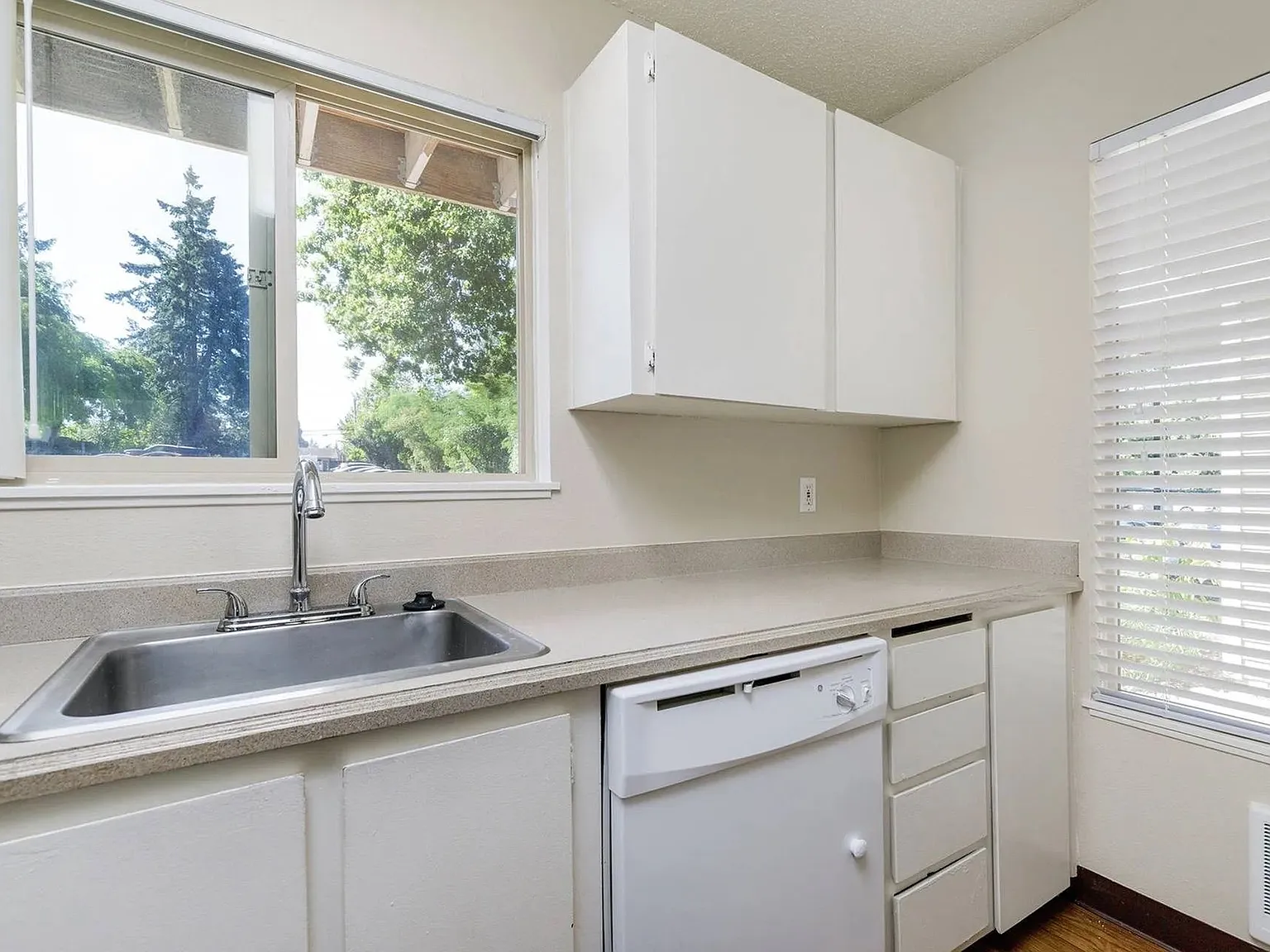 The Shadows Townhomes — Photo 3