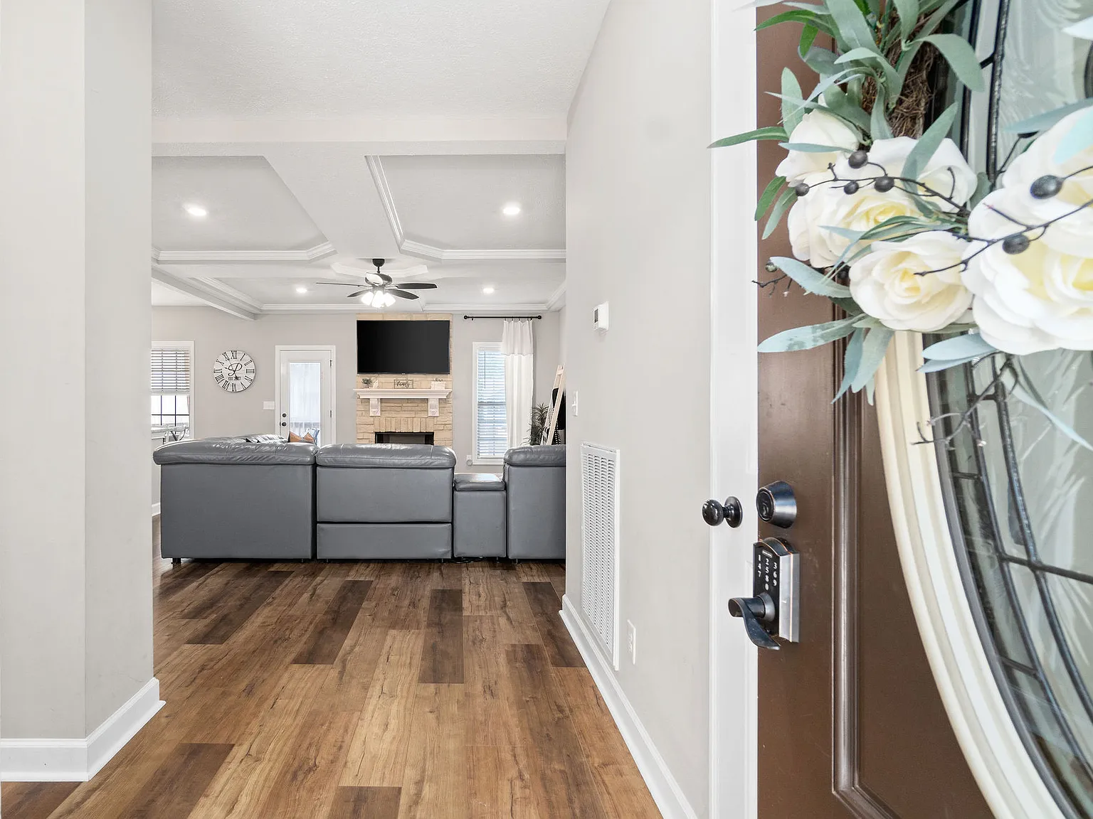3 bed, 2.5 bath, 2120 sqft, $2,350 — Photo 3