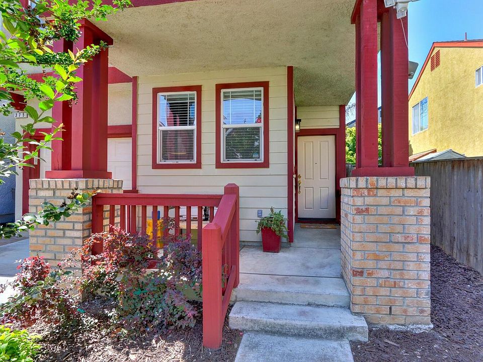 1st image of 375 Washington Pl