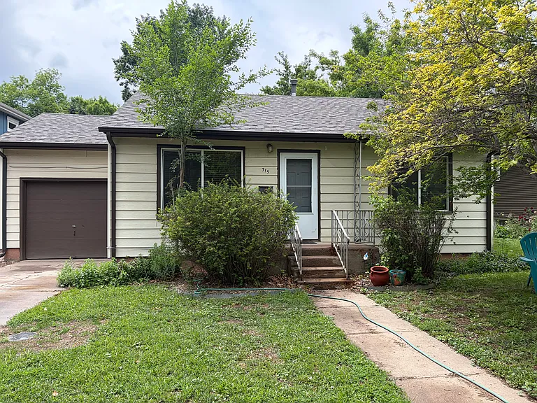315 Gordon St — Photo 17