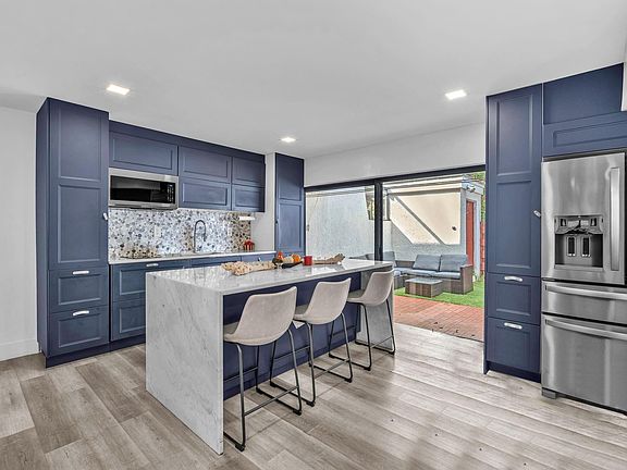 3rd image of 3904 Parkside Lane