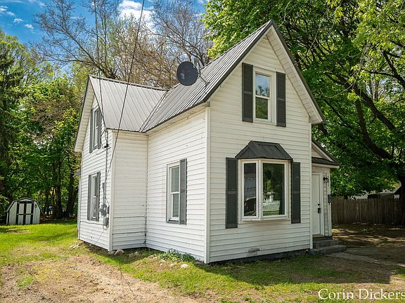 2nd image of 501 Oak Ave