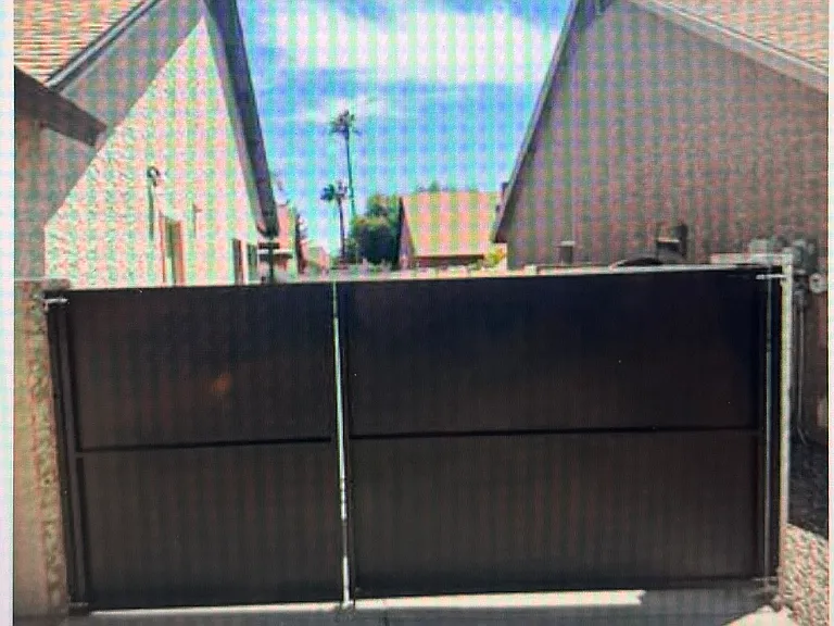 W Devon Ct — Photo 11