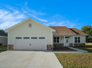 321 Banner Rd, Holton, KS 66436