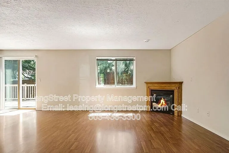 332 NE Carmen Pl — Photo 6
